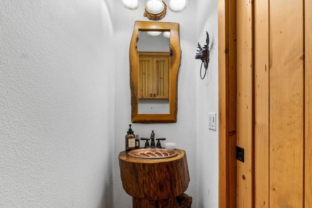 8697 Dyer Road, Salinas CA: https://media.crmls.org/mediaz/cd379baf-a3a2-4dae-80b8-688c986007bb.jpg