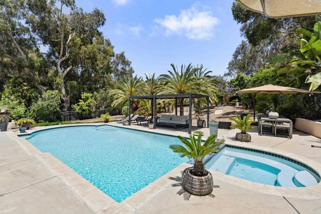 3905 Arroyo Sorrento Rd, San Diego CA: https://media.crmls.org/mediaz/cd3805c6-9067-4de4-9751-d4e1307882b3.jpg