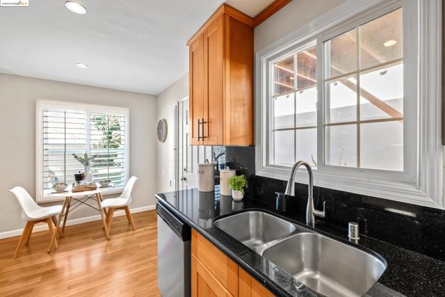 Image 11 of 30 For 1644 San Pablo Ave  D