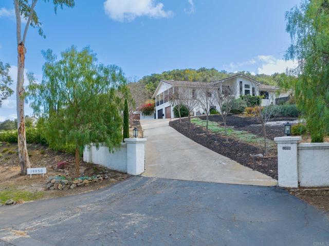 19950 Elfin Forest Ln, Escondido CA: https://media.crmls.org/mediaz/cd389de9-1e16-4bb3-b4f4-6c5fdb4b4cff.jpg