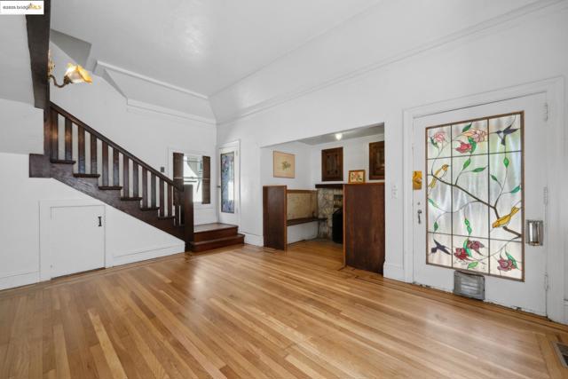 Image 10 of 47 For 2119 Derby St