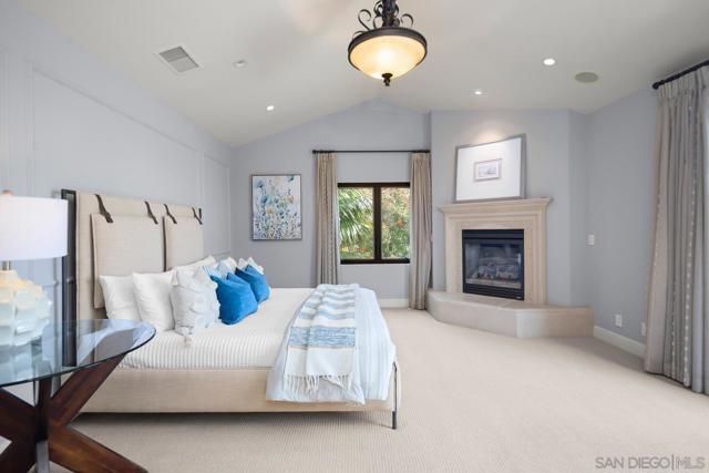 650 Glorietta Blvd, Coronado CA: https://media.crmls.org/mediaz/cd3a5375-dc46-48b1-852b-1f10cdeb81c6.jpg