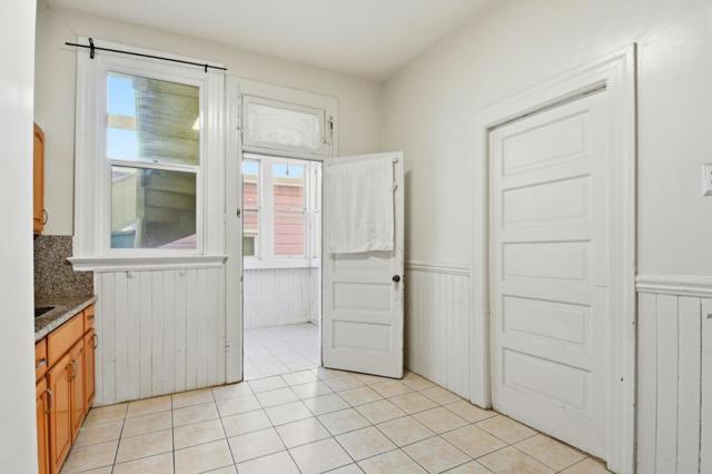 21182122 Mason Street, San Francisco CA: https://media.crmls.org/mediaz/cd3a7758-96df-4d4d-9049-e9687f9b016c.jpg