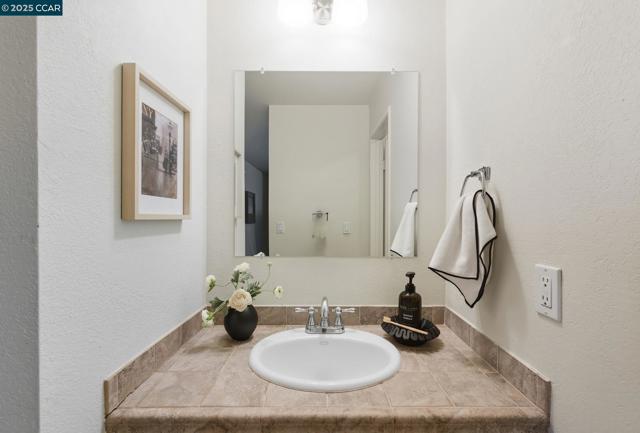 2055 Sierra Rd, Concord CA: https://media.crmls.org/mediaz/cd3a7878-ed91-4b2c-ba08-47ae54b4b26e.jpg