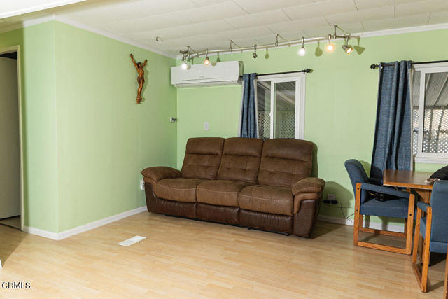710 W Harvard Boulevard, Santa Paula CA: https://media.crmls.org/mediaz/cd3b188a-3610-4403-a8a2-ff506d0095d7.jpg