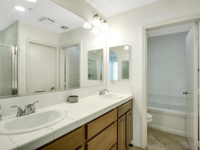 7725 El Cajon Blvd, La Mesa CA: https://media.crmls.org/mediaz/cd3c4acf-5643-4b92-b15e-b96141211e9e.jpg