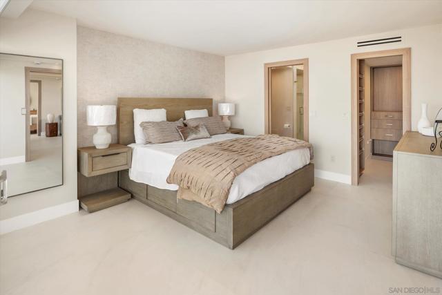 1830 Avenida del Mundo, Coronado CA: https://media.crmls.org/mediaz/cd3c5fb5-1444-4e00-85f8-e16176a25b70.jpg