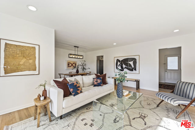 939 North Glendale Avenue, 3 photo 2