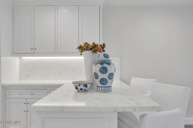 1228 S Westlake Boulevard, Westlake Village CA: https://media.crmls.org/mediaz/cd3cc344-65df-40c9-86f2-b2de92cb5985.jpg