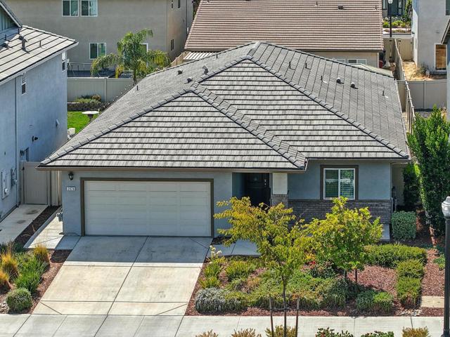 3826 Fong Ranch Road, Sacramento CA: https://media.crmls.org/mediaz/cd3cc54d-25a5-473b-967a-9325eeb0eac2.jpg