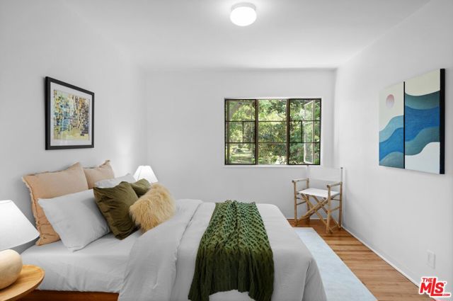 5443 1/2 Village, Los Angeles CA: https://media.crmls.org/mediaz/cd3d164a-e668-4312-943f-3bb7beccbadb.jpg