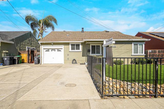 21926 Victory Dr, Hayward CA: https://media.crmls.org/mediaz/cd3d3cce-6392-4e14-b2da-5984f1a9c925.jpg