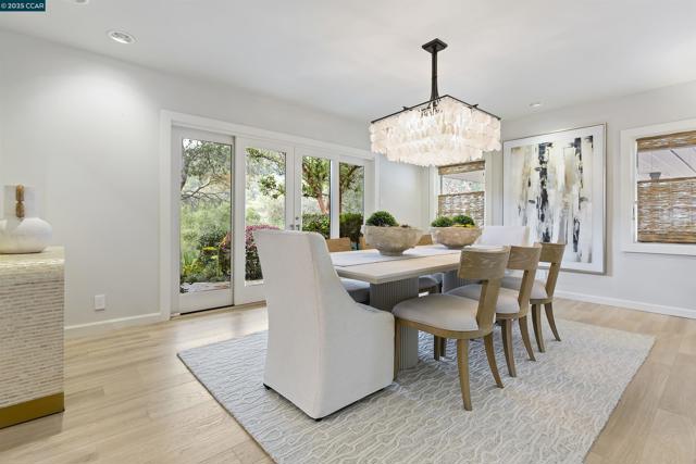 1121 Estates Dr, Lafayette CA: https://media.crmls.org/mediaz/cd3d6499-e5fd-4c11-ad80-1c5bc337894f.jpg
