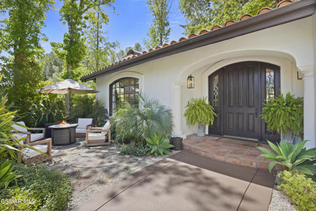 29270 Wagon Road, Agoura Hills CA: https://media.crmls.org/mediaz/cd3d8702-9016-4bdb-830c-1ca7a4238f35.jpg