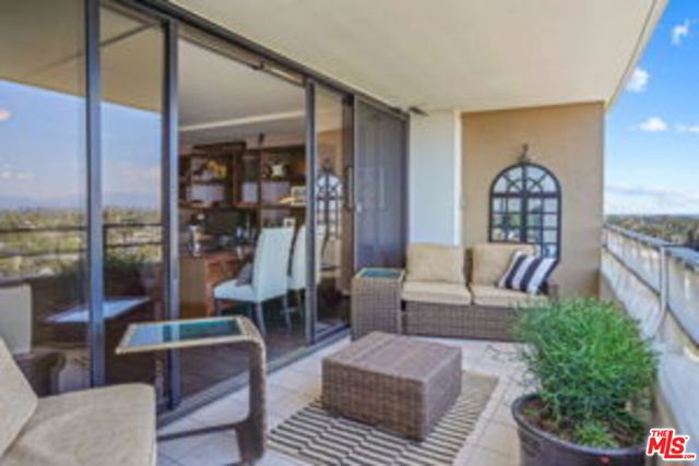 4316 Marina City Drive, 529 photo 5