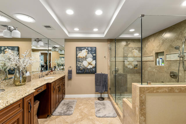 40 Joya Drive, Palm Desert CA: https://media.crmls.org/mediaz/cd3e07e2-6126-44a9-b42e-6a561d9a2e56.jpg