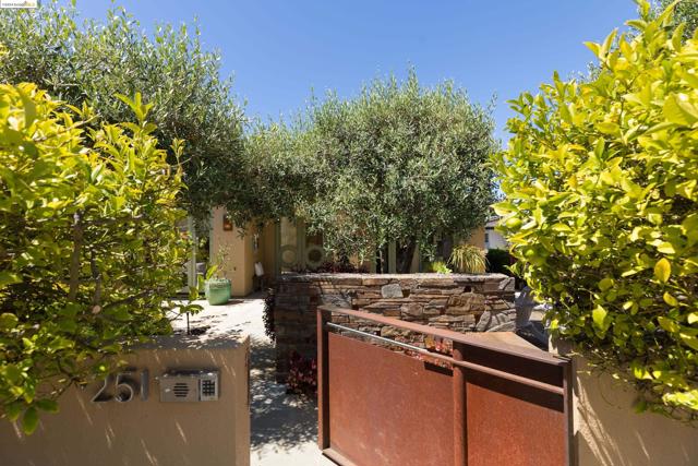 Image 3 of 49 For 251 Pershing Dr
