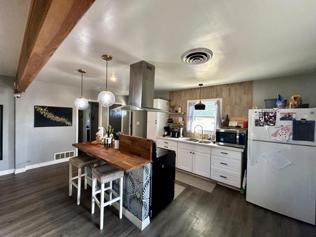 943 E Murphy Street, Blythe CA: https://media.crmls.org/mediaz/cd3f2a6d-867e-4348-a168-43194cc018a6.jpg