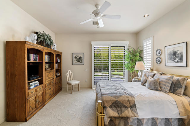 900 Dogwood Circle E, Palm Springs, CA 92264