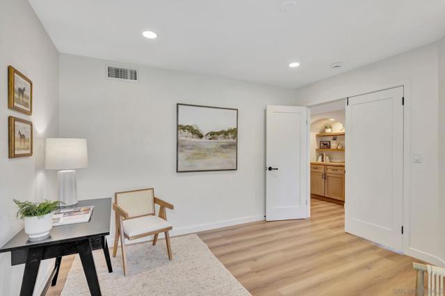 12880 Circulo Dardo, San Diego CA: https://media.crmls.org/mediaz/cd3f7b35-2161-4fdc-ae70-40636c285140.jpg