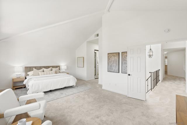 1240 Ladera Linda, Del Mar CA: https://media.crmls.org/mediaz/cd3f8fed-2e64-4fd2-b854-399bb62275e2.jpg