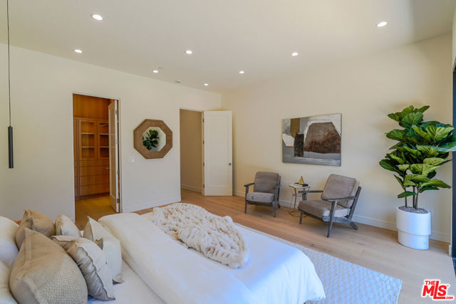 4936 Coolidge Avenue, Culver City CA: https://media.crmls.org/mediaz/cd409b28-1db1-43f7-8c7b-181940a02a21.jpg