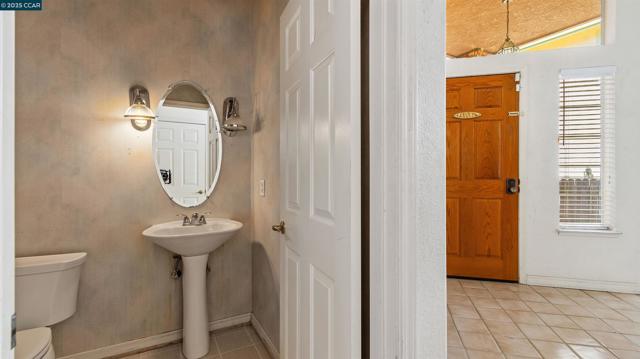 2117 Mark Twain Dr, Antioch CA: https://media.crmls.org/mediaz/cd40e06b-fb32-4a78-ba22-ee14aa1c6dff.jpg