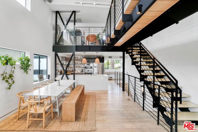 1335 N Fuller Avenue, Los Angeles CA: https://media.crmls.org/mediaz/cd4162f7-76fb-4bf0-8f49-3cd7511d6880.jpg