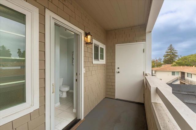 1233 Bellevue Avenue, Burlingame CA: https://media.crmls.org/mediaz/cd4168ae-a8b2-4698-ab8a-33940326e8c2.jpg