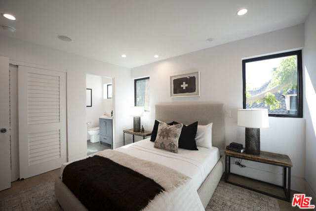 Image 35 of 44 For 3848 Vantage Avenue