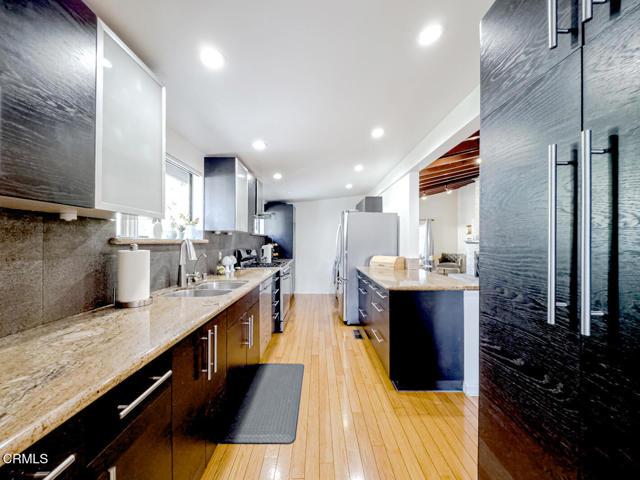 Detail Gallery Image 8 of 29 For 2920 Fairmount Ave, La Crescenta,  CA 91214 - 6 Beds | 4/1 Baths