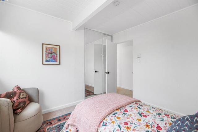 5893 Highwood Rd, Castro Valley CA: https://media.crmls.org/mediaz/cd42bda0-8343-4008-9de5-49294d7caea8.jpg