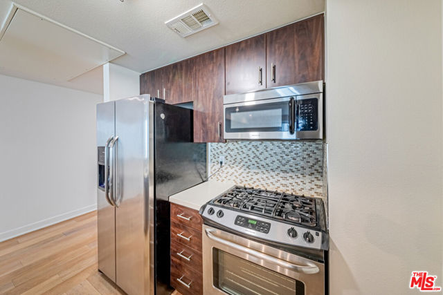 436 S Virgil Avenue, Los Angeles CA: https://media.crmls.org/mediaz/cd4303d6-7d26-4a49-b4c0-d12848b9be79.jpg