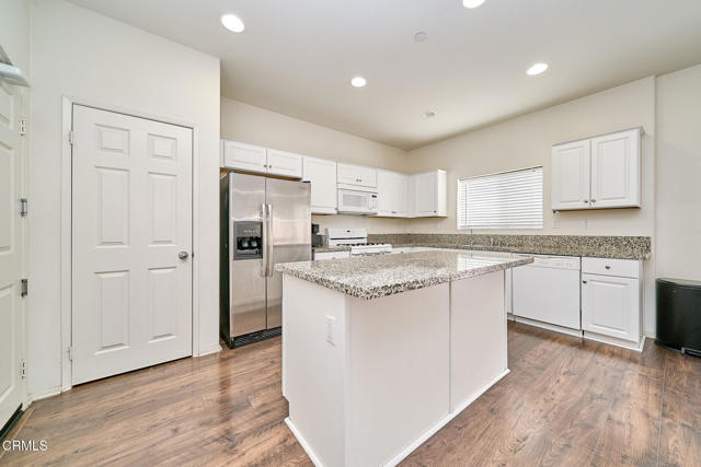 Detail Gallery Image 17 of 62 For 3193 Quarry Dr, Jurupa Valley,  CA 92509 - 4 Beds | 3 Baths