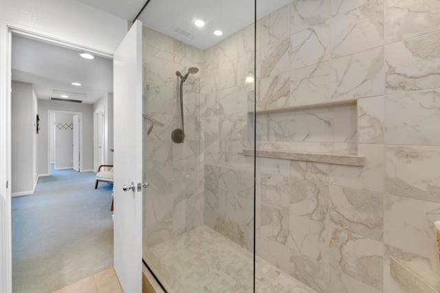 2369 S Creekside Drive, Los Banos CA: https://media.crmls.org/mediaz/cd438926-2b6a-4ff3-a6fe-3086360cca5b.jpg