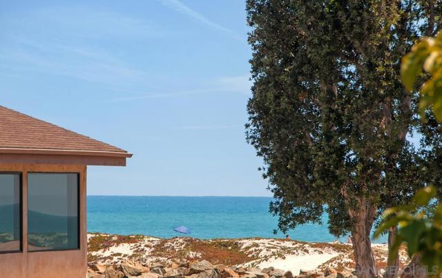 1150 Pine St, Coronado CA: https://media.crmls.org/mediaz/cd43daf0-81d9-4a49-97b7-e722d7159ad4.jpg