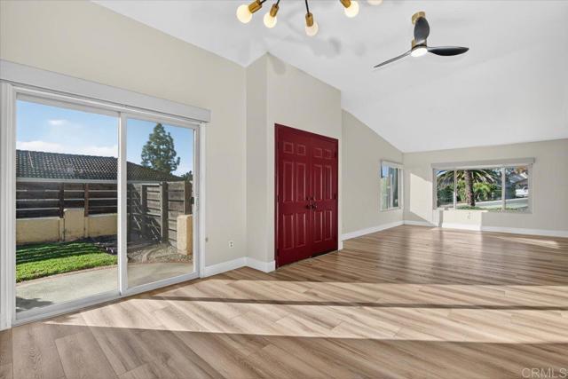 Detail Gallery Image 10 of 42 For 135 Neptune Pl, Escondido,  CA 92026 - 3 Beds | 2 Baths