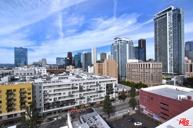 939 S Broadway, Los Angeles CA: https://media.crmls.org/mediaz/cd44bd85-76f0-42f8-a571-5c9d3f6d337b.jpg