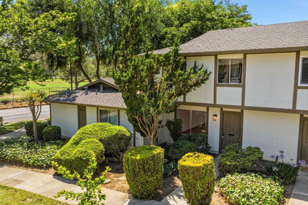 194 Oak Brook Circle