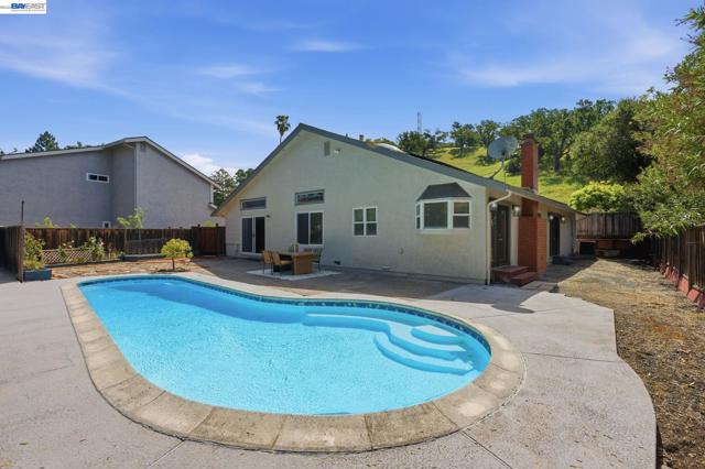 1782 Whitecliff Way, Walnut Creek CA: https://media.crmls.org/mediaz/cd4504e4-9220-492d-ab82-4687db278131.jpg