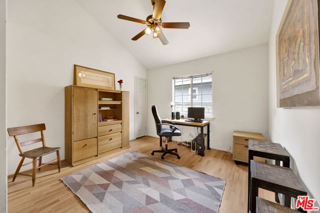 28461 Driver Avenue, Agoura Hills CA: https://media.crmls.org/mediaz/cd453361-5a56-4068-8929-6fc7020d6966.jpg