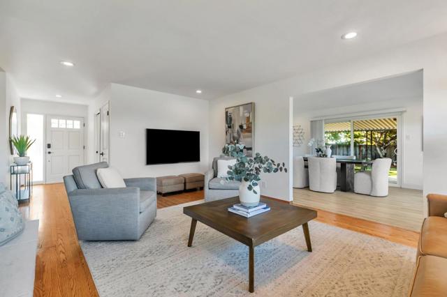 3300 Plateau Drive, Belmont CA: https://media.crmls.org/mediaz/cd464bef-c611-4752-8f0e-f89d944f62a6.jpg
