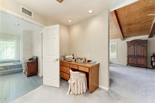 11616 E Las Posas Road, Camarillo CA: https://media.crmls.org/mediaz/cd465f06-edfa-46f6-ab26-132d13db0b31.jpg