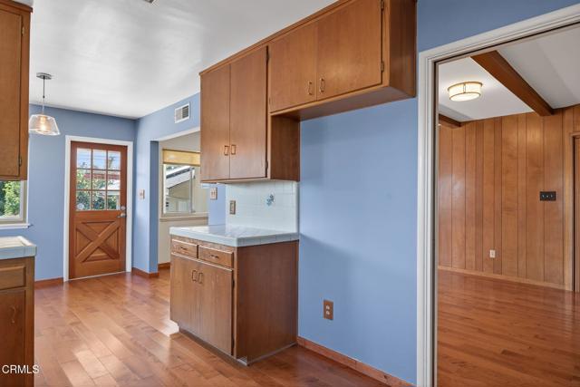 221 Seton Hall Avenue, Ventura CA: https://media.crmls.org/mediaz/cd46f59a-cdbb-406e-8399-a3159bcf0bb5.jpg