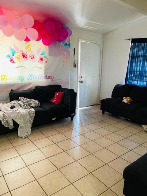 2224 Roanoke Avenue, Sacramento CA: https://media.crmls.org/mediaz/cd47d200-764c-4ff9-bd47-3f292d4b185b.jpg
