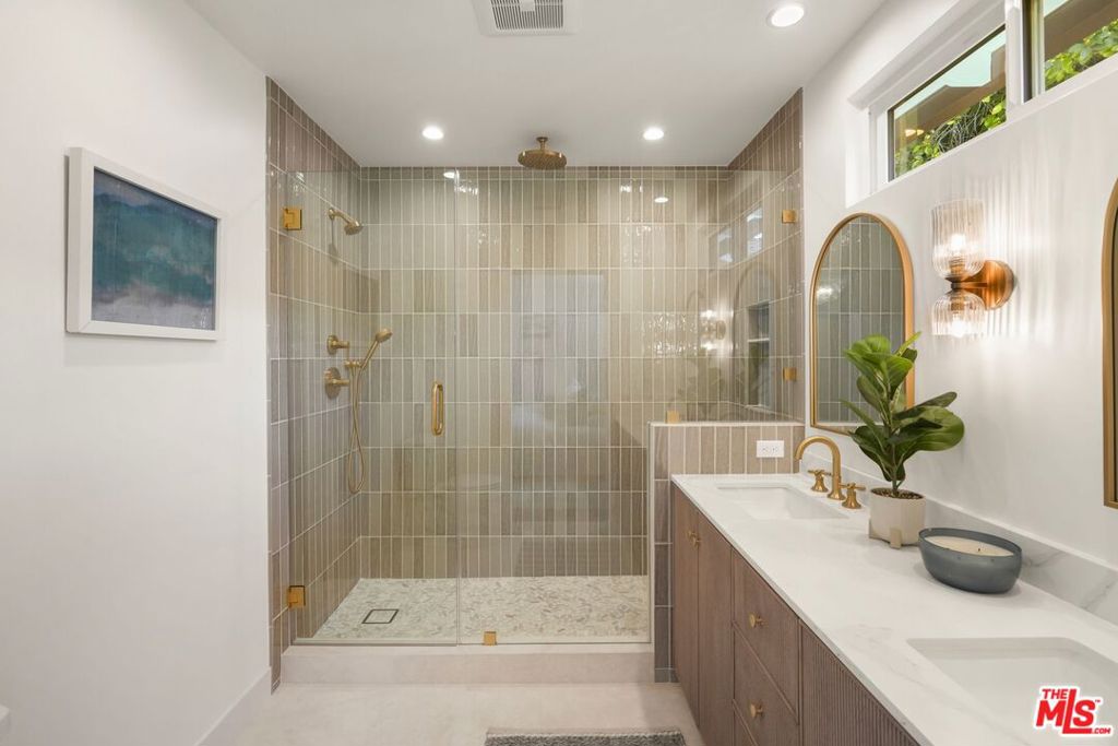 MLS #25572217 img 17