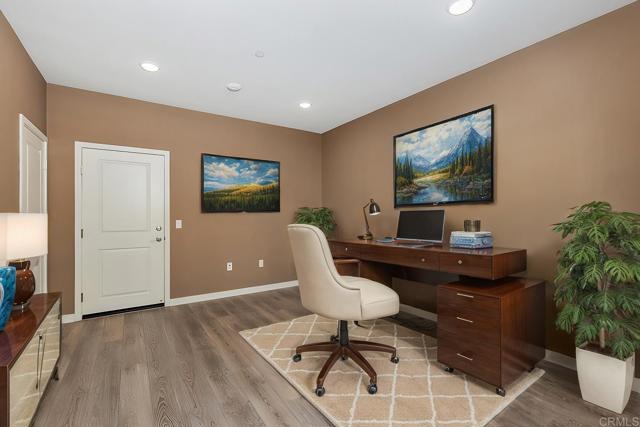Image 10 of 36 For 877 Blackstone Drive