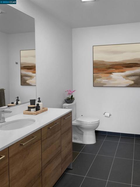 1075 Market St, San Francisco CA: https://media.crmls.org/mediaz/cd48e7a6-f364-418d-8df9-fc3169140487.jpg