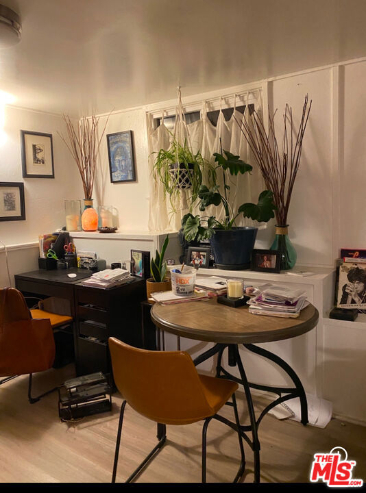 3754 Fredonia Drive, Los Angeles CA: https://media.crmls.org/mediaz/cd48ea27-37ee-4133-9428-e4c052a82360.jpg