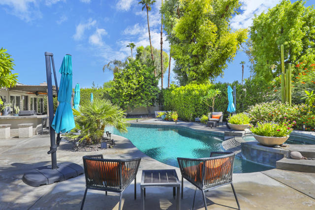 58 Sutton Place E, Palm Desert, CA 92211